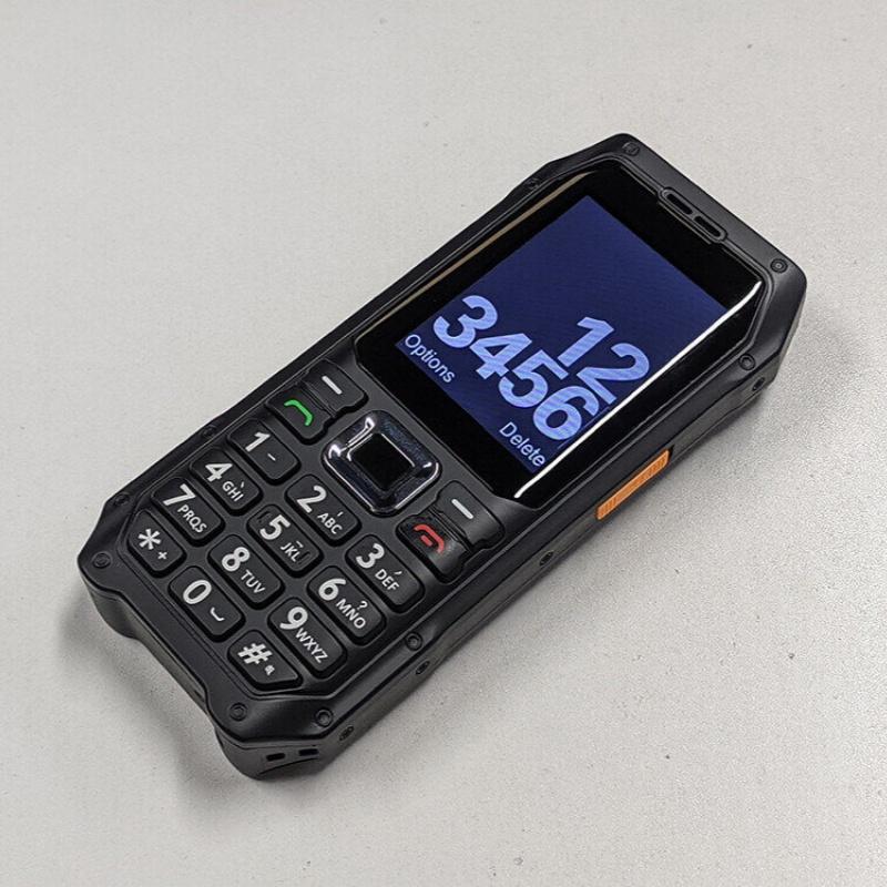 Soyes K80 GSM 2G Mobilní telefon 2,4palcový HD displej Dual SIM MP3 FM Vibrace 1800mAh SOS Svítilna Budík Tlačítkový telefon pro seniory