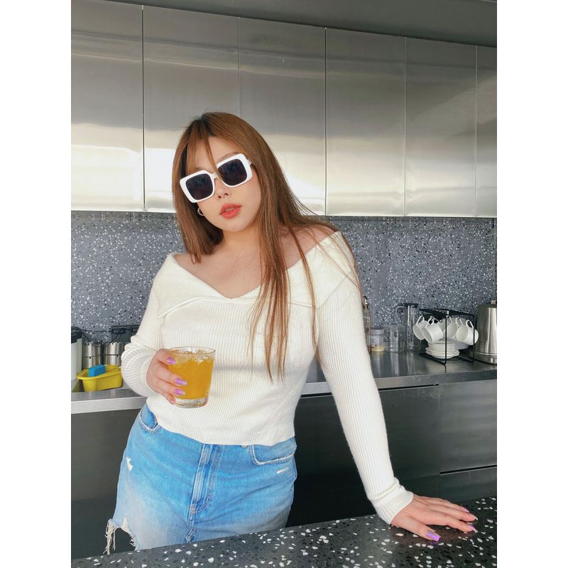 

Miss Biggie European and American Plus size Slimming Versatile Super Elastic Slim fit Soft Glutinous off-Shoulder Lapel Long sleeve Knitted Top Milky White XXL