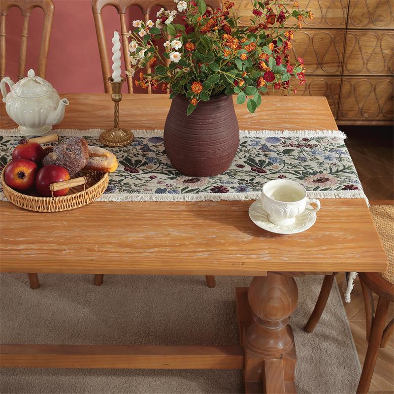 Vintage Green Jacquard Tassel Table Runner with Floral Design - Polyester, Frayed Edges, Perfect for Parties, Birthdays,Weddings,and Family Gatherings