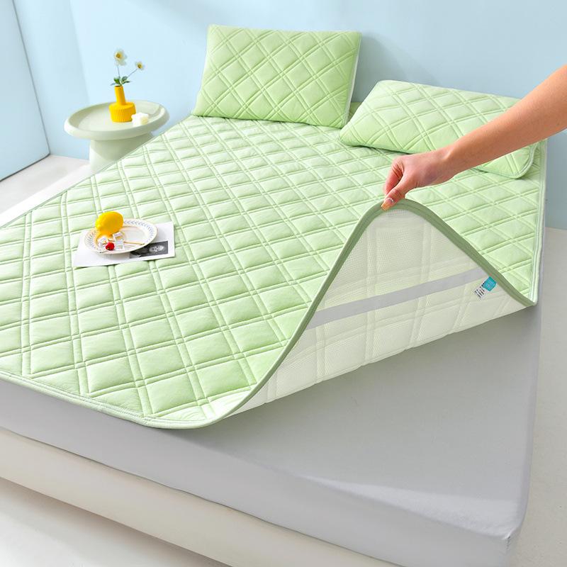 Breathable Cooling Mattress Mat - Soft, Machine Washable Summer Bedding (1.5m/1.8m)