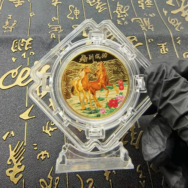 

Памятная монета Знак Зодиака Лошадь Вращающийся футляр Цветная Коллекционная монета Сувенир Подарок на Год Лошади