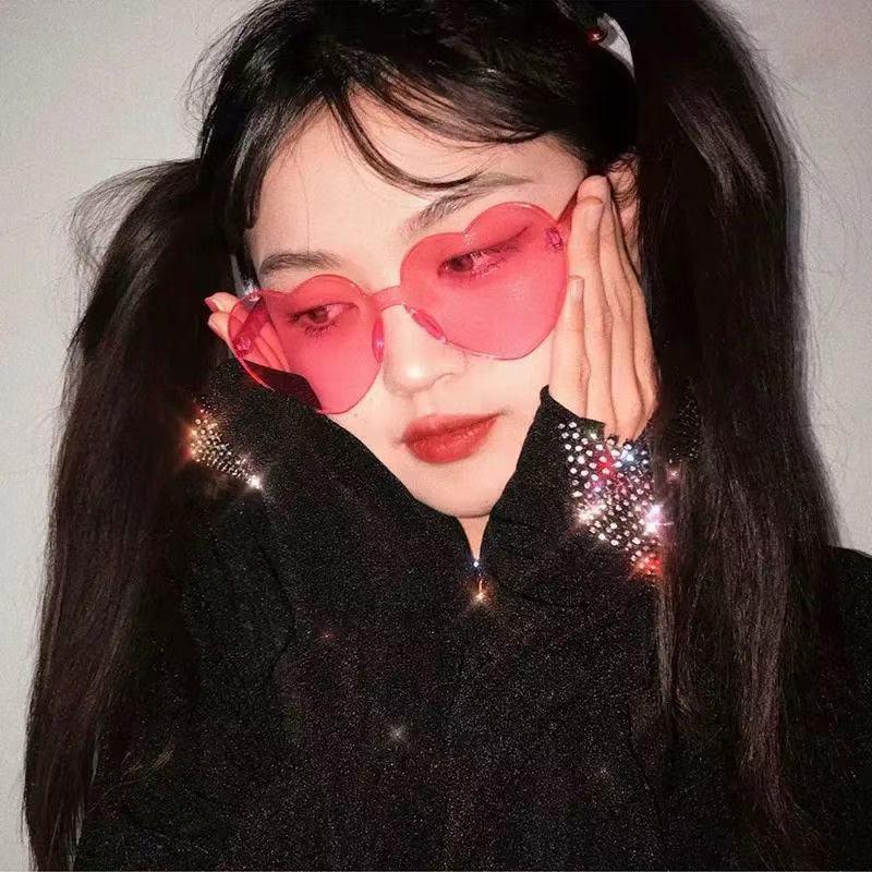 Heart-Shaped Transparent Jelly Sunglasses - Peach Tone, Fun & Integrated Design