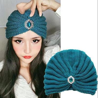 Autumn and Winter Simple and Versatile Knitted Headgear, Rhinestone Forehead Gem, High-end Hat, Warm and Thin Retro Women's Wool Hat