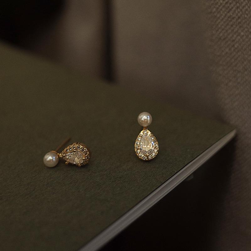 Imitation Pearl Earrings, Feminine and Niche Design Sense, High-end Silver Needle Earrings, Mosquito Coils, and Ear Coils
