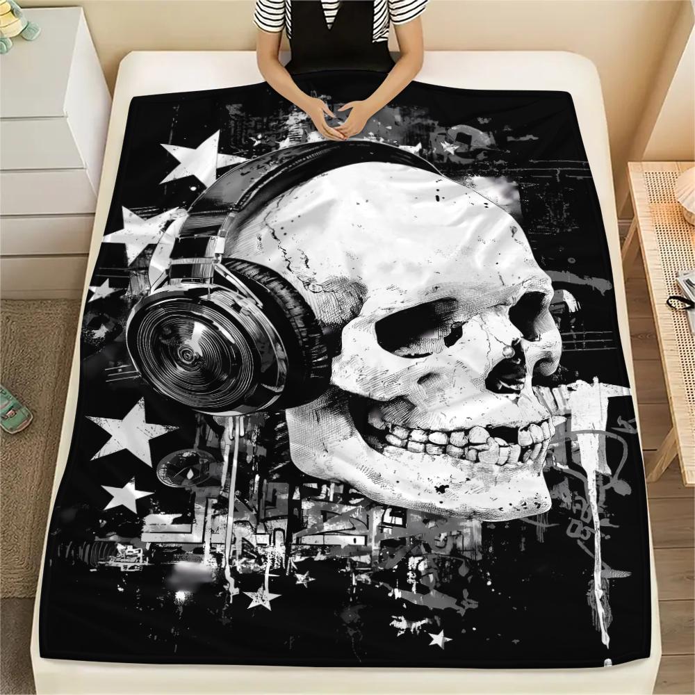 Skull and Love Print Flannel Blanket,High quality Comfortable for All Seasons,Home Decor,Warmth and Comfort,Perfect for Christmas Gifts