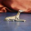 Statuetă Durabilă din Alamă Cățel Miniatură Câine Greyhound Figurină Colecționabilă Fără Pene Cadou de Sărbători Ornament de Birou Metal Decor pentru Casă