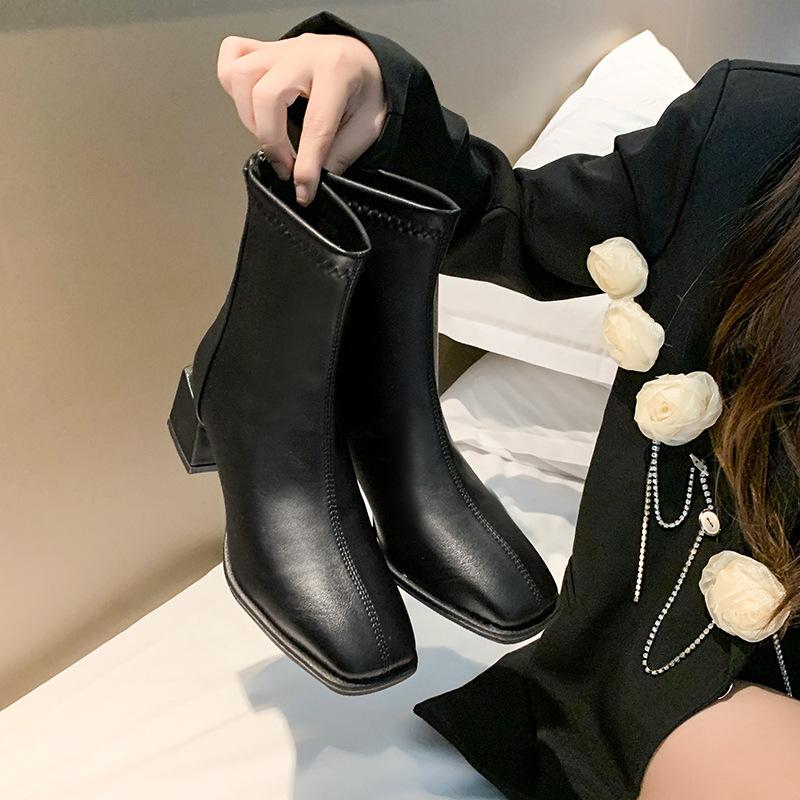 Martin boots women's autumn and winter 2025 new square head thick heel white elastic thin boots fashionable versatile velvet short boots