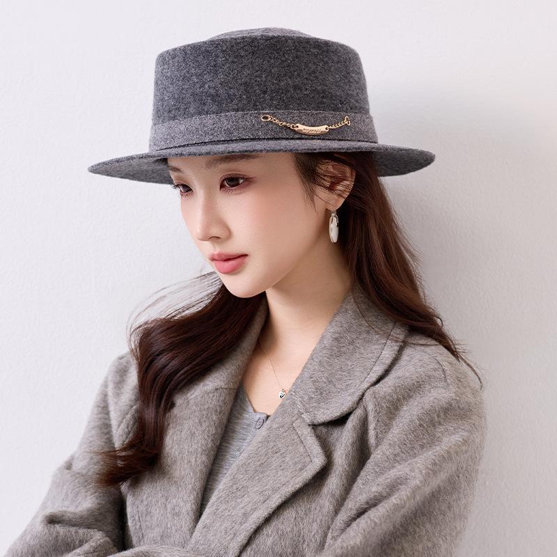 Autumn and winter French flat-brimmed hat retro light luxury simple top hat women's face small wool blended hat temperament thousand gold hat