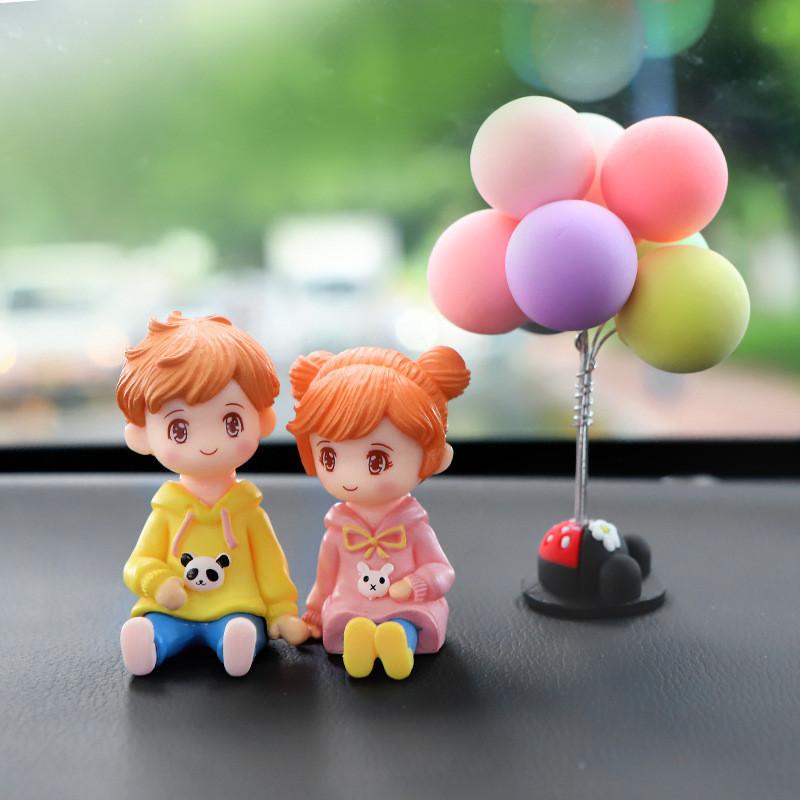 Cute Cartoon Resin Couple Figurine For Car Dashboard Decoration New Home Micro Landscape Ornament Interior Decor Accessory
