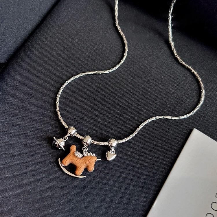 Ожерелье-подвеска Сердце Лошадь из циркона - Элегантное деревянное цепочка-свитер для женщин