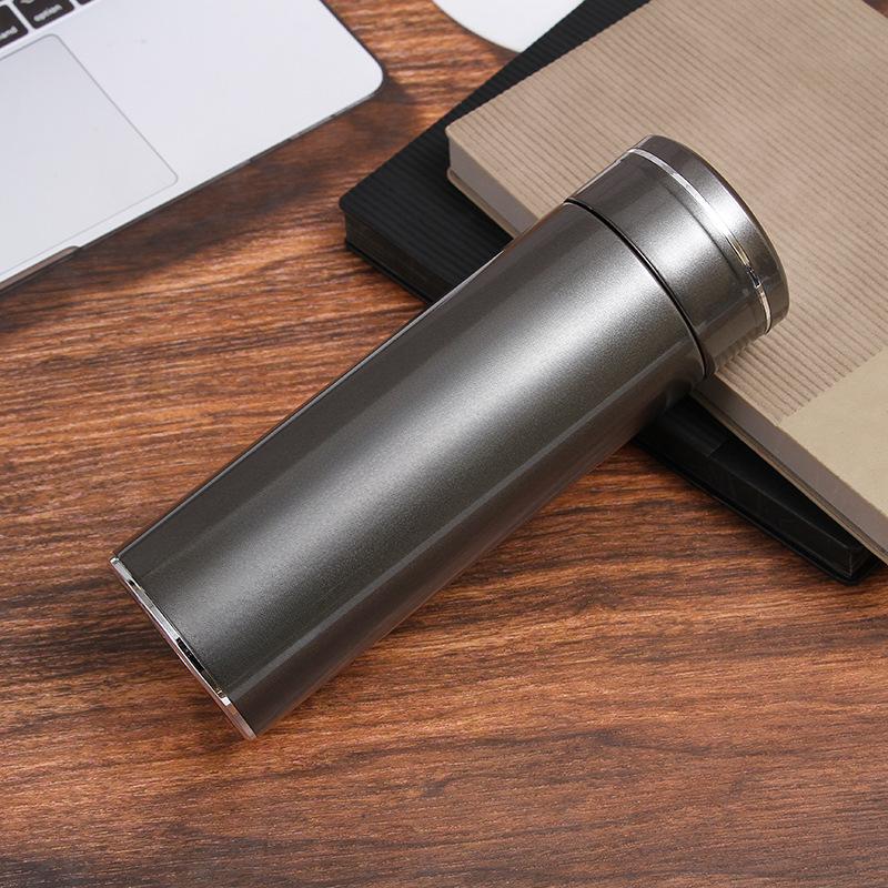 Velkokapacitní sportovní dárkový hrnek do auta 304 z nerezové oceli Business Jednoduchý a krásný pro starší muže a ženy.