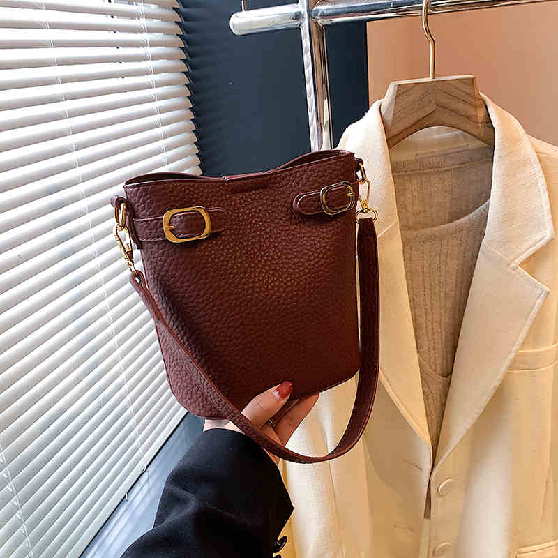 Retro Bucket Bag for Women   New Large Capacity Versatile Crossbody Bags Temperament Traveling Shoulder Bag