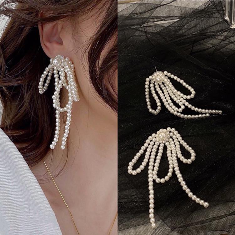 Imitation Baroque Pearl Flower Stud Earrings for Women Luxury Pearl Bead Earrings Personalized Jewelry Accessories