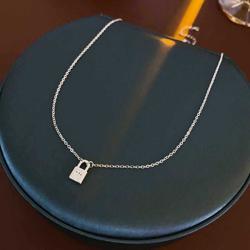 

Жемчужная подвеска-замок в форме сердца - Ретро ключичная цепочка с современной элегантностью для женщин
