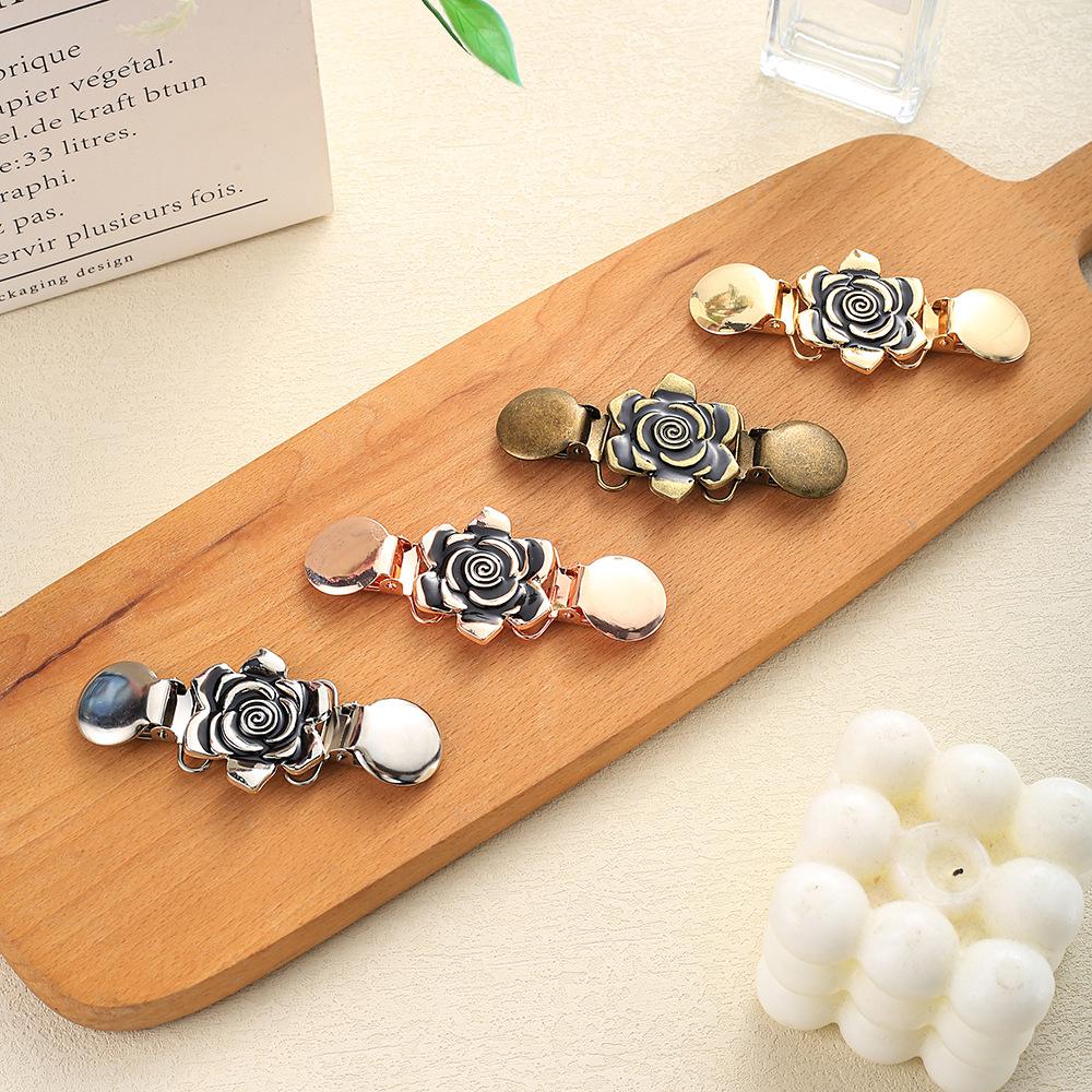 Retro Cardigan Clips Fasteners Flower Pattern Back Cinch Clips Sweater Shawl Dress Collar Brooch Clips for Women Girls Clothing