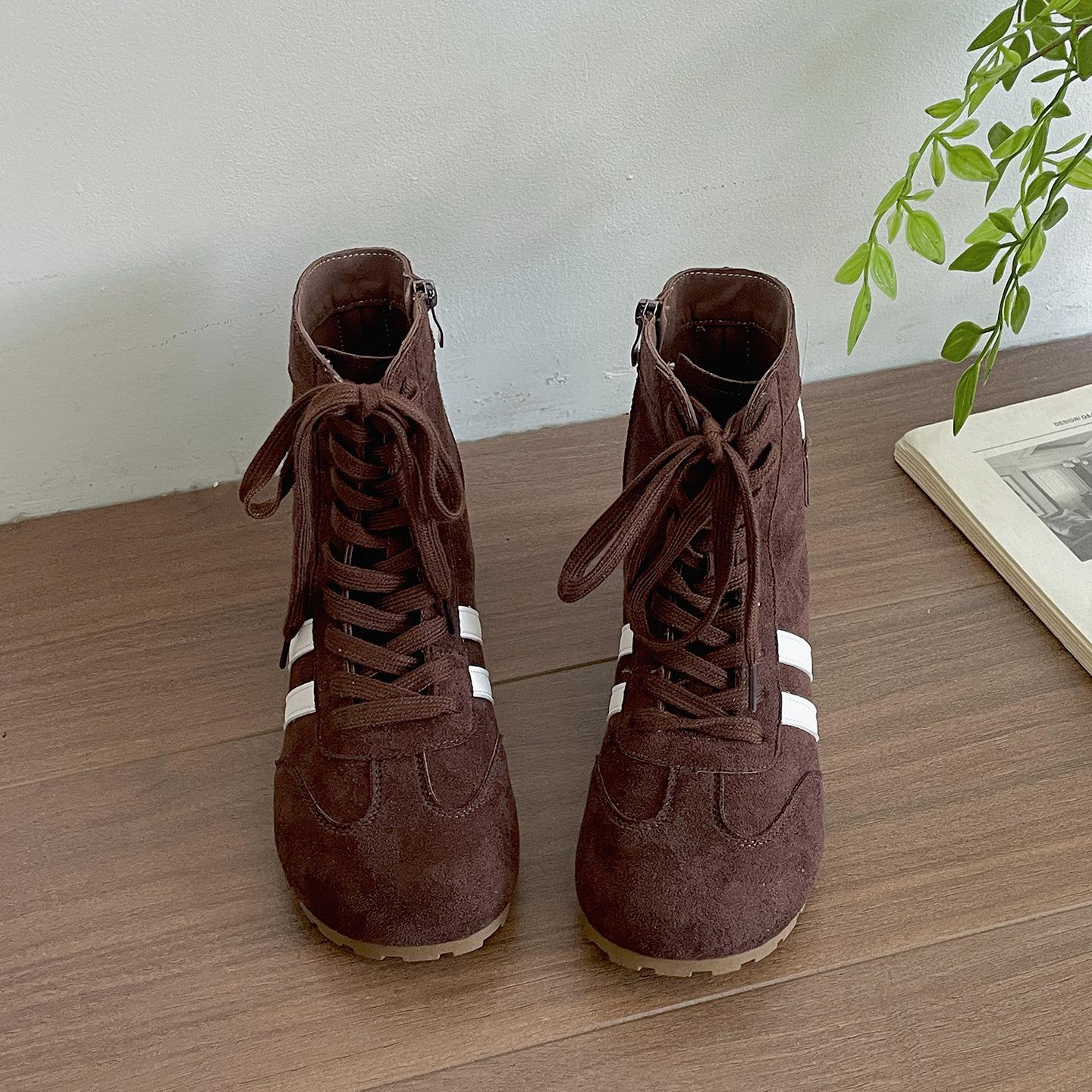 

Ботинки спортивного стиля на плоской подошве для фанаток Queen, с увеличением внутренней высоты, женские, лето 2025, новые, ретро, универсальные короткие ботинки 40 темно-коричневого