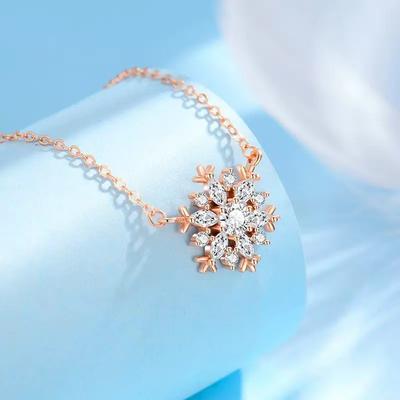 Full Diamond Dream Snowflake Necklace Women's Light Luxury Niche Design Sense Temperament Versatile Collarbone Chain Japanese and Korean Pendant