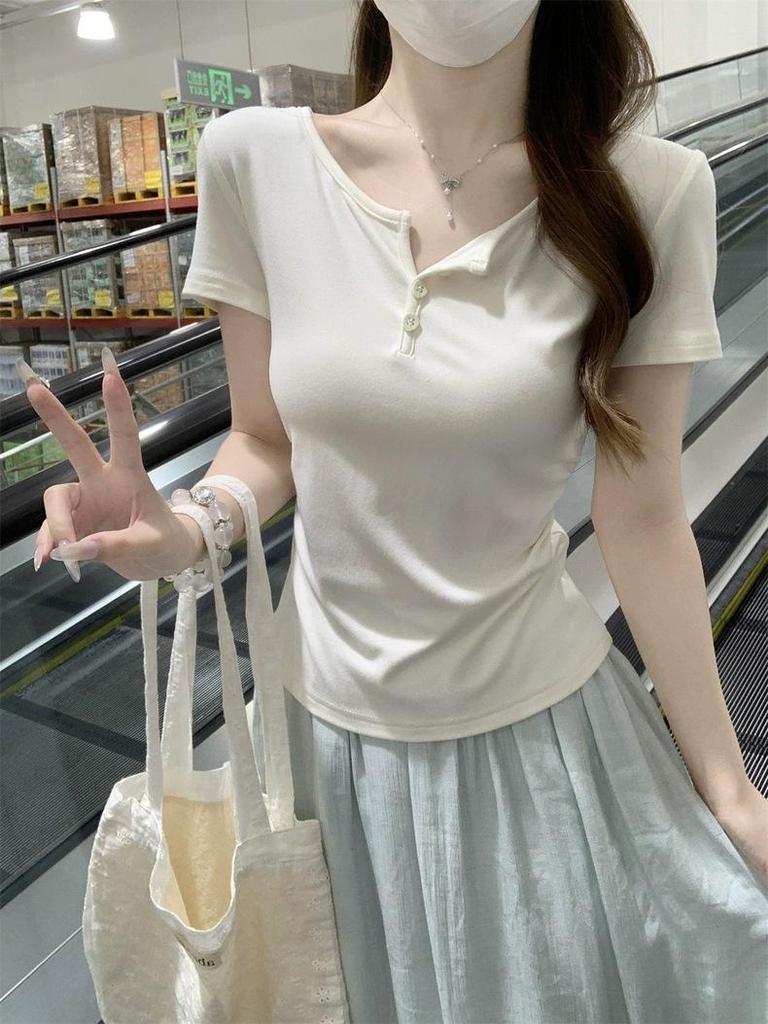Red Spicy Girl Cropped Top: Summer 2026 Slimming & Flattering Half-Open Collar T-Shirt