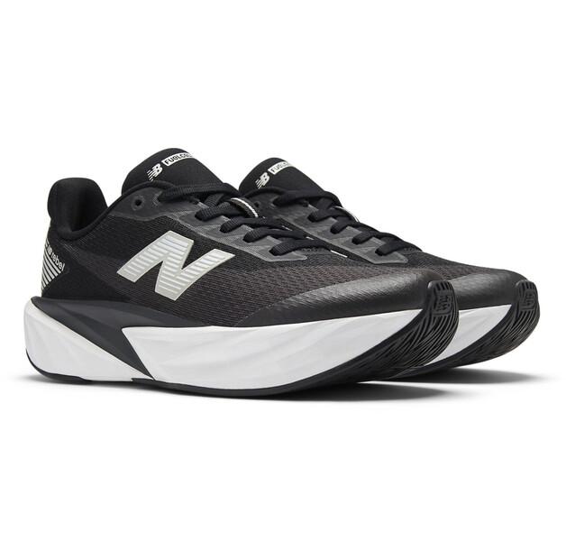 Беговые кроссовки New Balance FuelCell Rebel