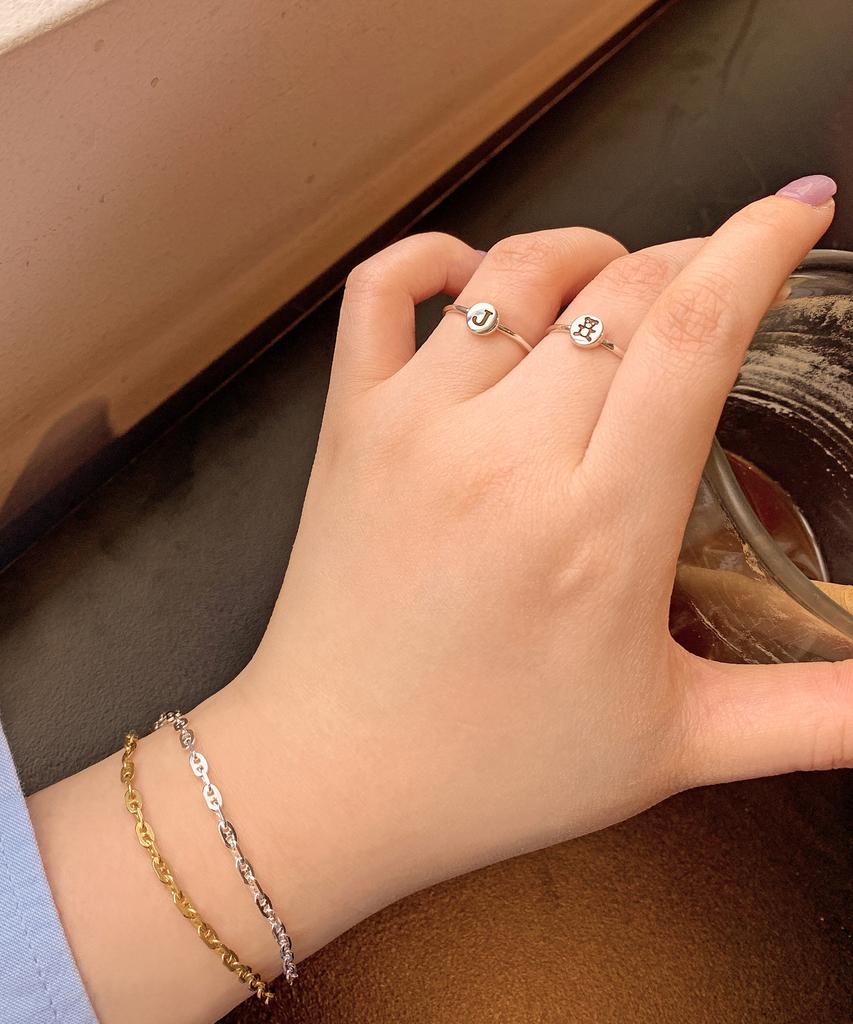 Code.H (Silver 925) Round Initial Ring