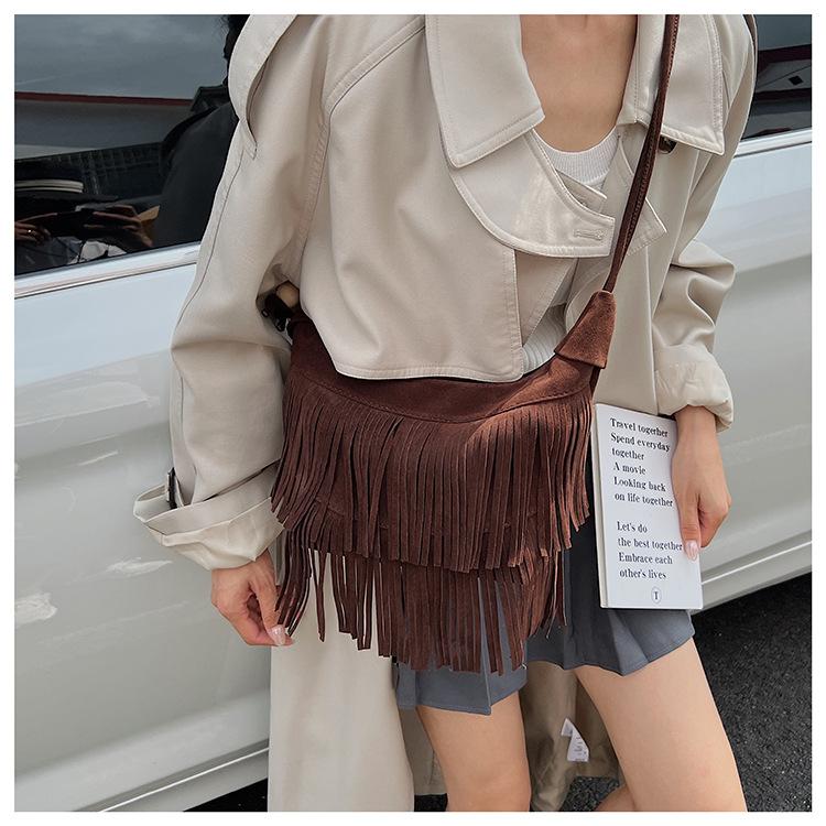 Autumn and winter retro fringed bag women's new popular shoulder bag suede messenger bag