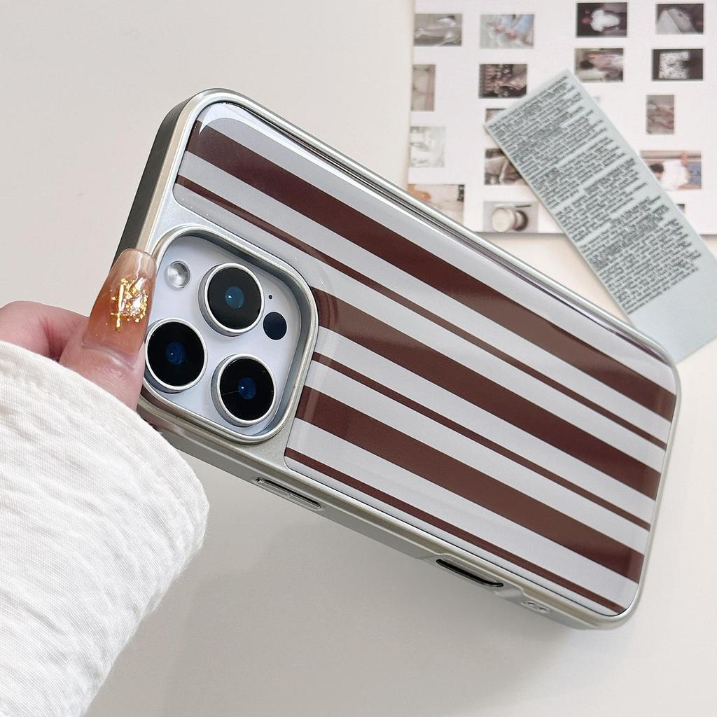 Brown Stripe Phone Case for iPhone 17 iPhone 17 Pro Max