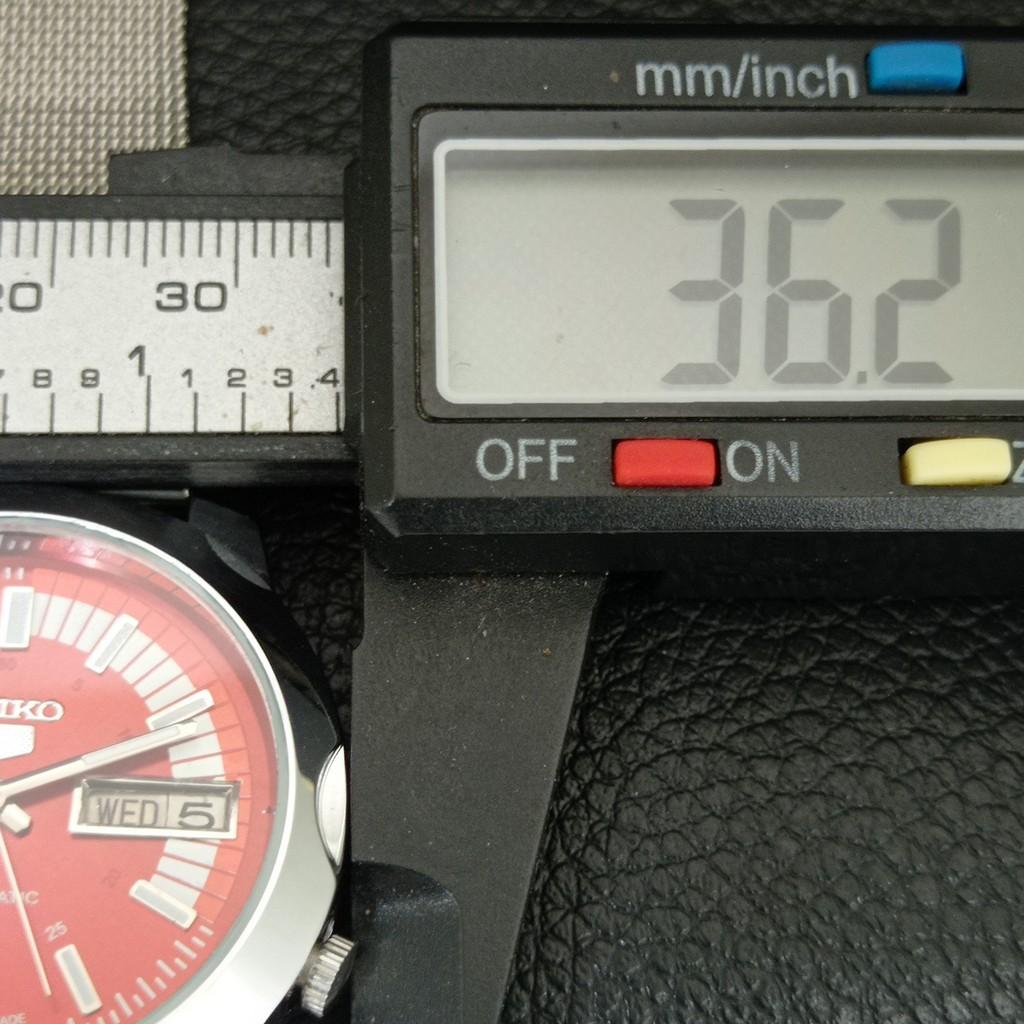 Seiko 5 AUTOMATIC 7009A VINTAGE REFURBISHED JAPAN MENS RED DIAL WATCH A446293-1