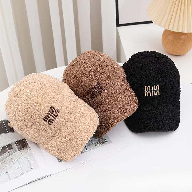 Korean Style Fashion Baseball Hat Women's New Autumn and Winter Lamb Velvet Outdoor Warm Baseball Cap Letters