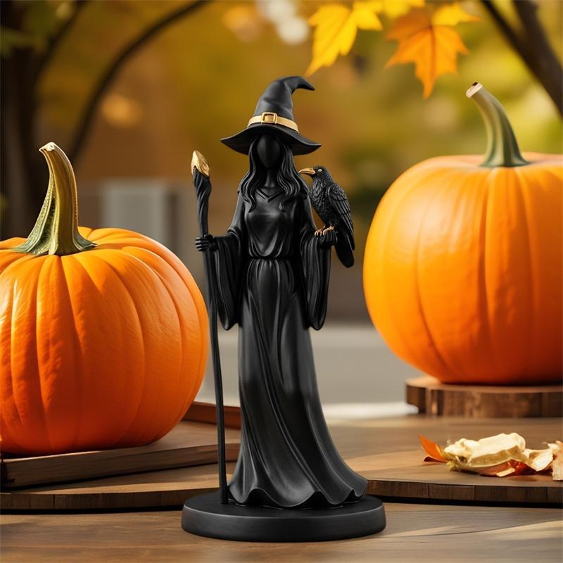 Figurka čarodějnice na Halloween s černým rouchem a zlatou holí Gotická domácí dekorace Socha vrány Pro strašidelnou sváteční výzdobu