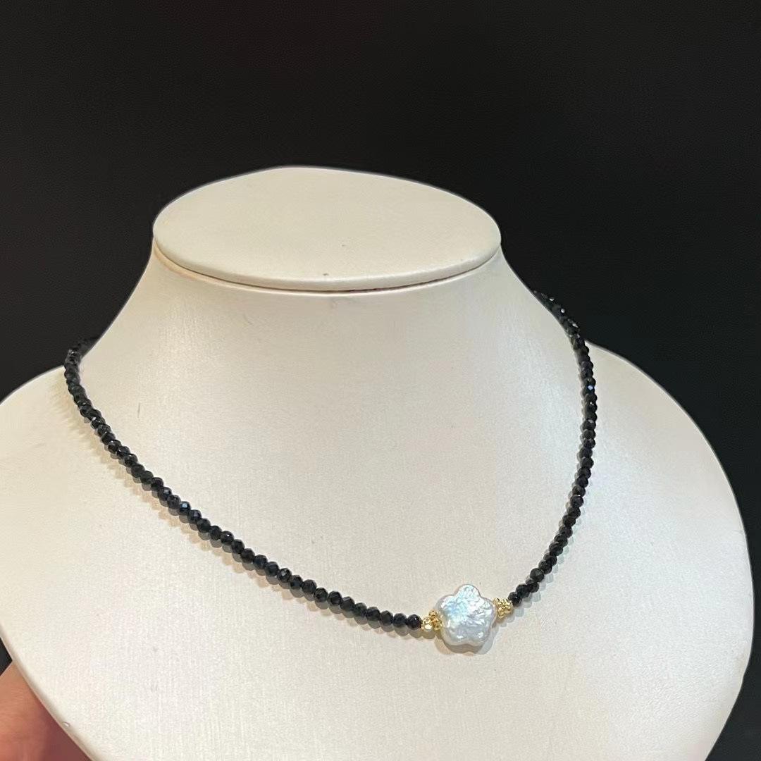 Черный Шпинель Барокко Особой Формы Лепестки Пресноводная Жемчуг Ключица Цепочка Квадратная Пуговица Серебряная Палочка Пресноводная Жемчуг Ожерелье