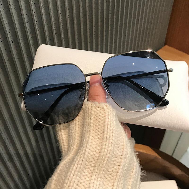 New Women's Metal Square Sunglasses Retro luxury feel Men Women Sun Glasses Outdoor leisure pography Glasses UV400