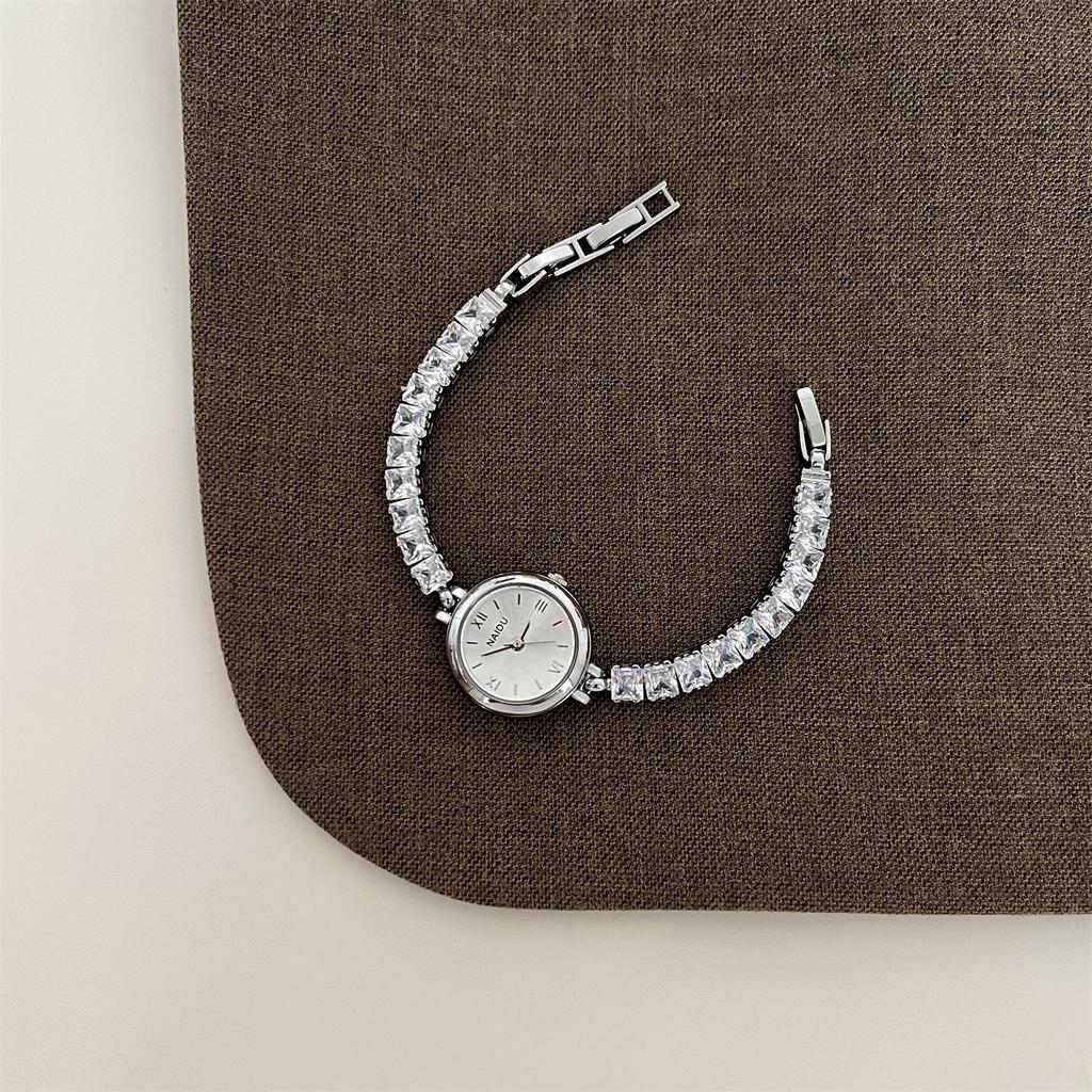 Bracelet Combination Small, Exquisite, High-End Luxury Watch Temperament Small Disc Women'S Watch