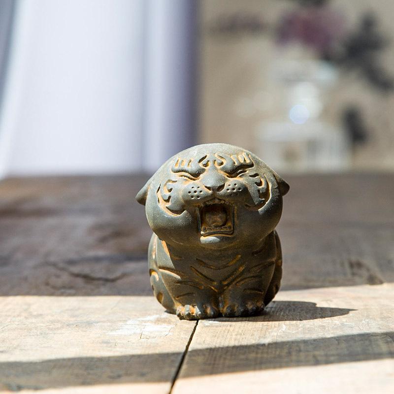 Creative Cast Iron Mini Tiger Statue Chinese Zodiac Cute Desktop Decor Handmade Sculpture