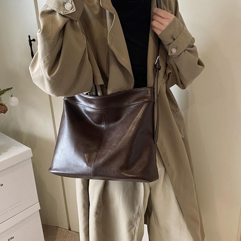 Korean version of daily bag lazy minimalist style shoulder women's bag 2025 new bag women's large-capacity messenger bag wholesale