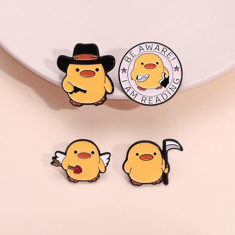 Spilla in Metallo Paperella Gialla Cartone Animato - Accessorio Carino e Divertente