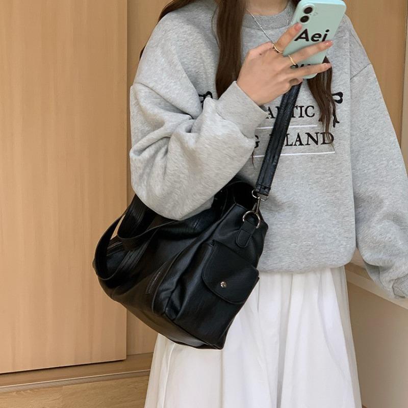 Bag Women's Tote Bag Large Capacity Crossbody New Retro Versatile Black Textured Shoulder Handbag