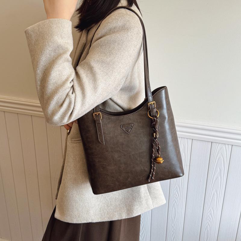 2025 New Tote Bag Women's Senior Sense Simple Commuter Shoulder Bag