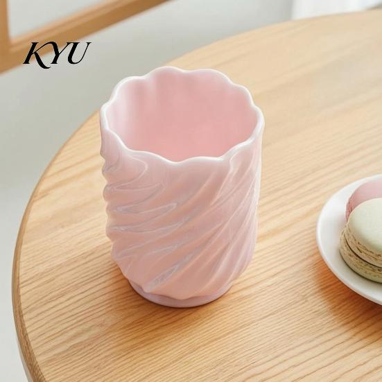 Versatile Stationery Organizer Spiral Pen Holder, 3D Printed Twisted Makeup Brush Cup, Cute Aesthetic Desk Accessories Decorative Storage Container