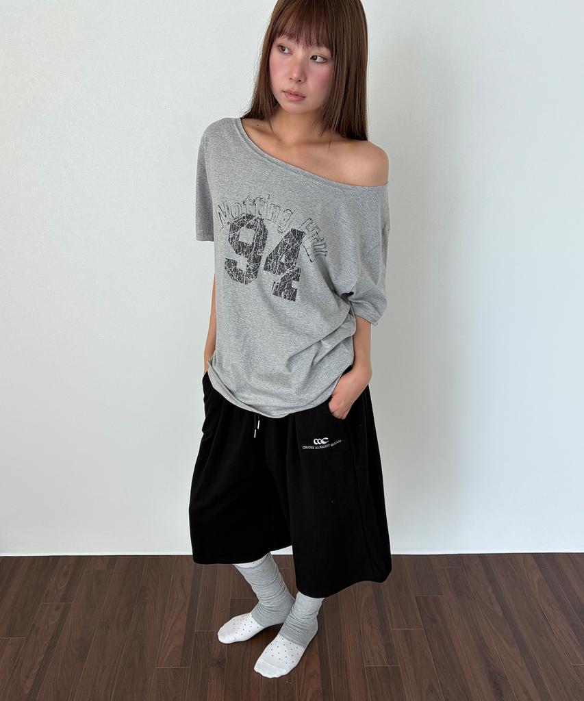 CHICKS All-Light Embroidered One-Pleat Wide Bermuda Sweatpants Black