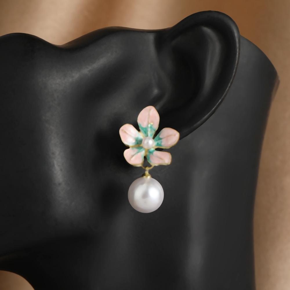 Enamel Oil Painting Gradual Change Flower Earrings Women'S Retro French Temperament Pearl Earrings Light Luxury Niche Versatile Ear Jewelry