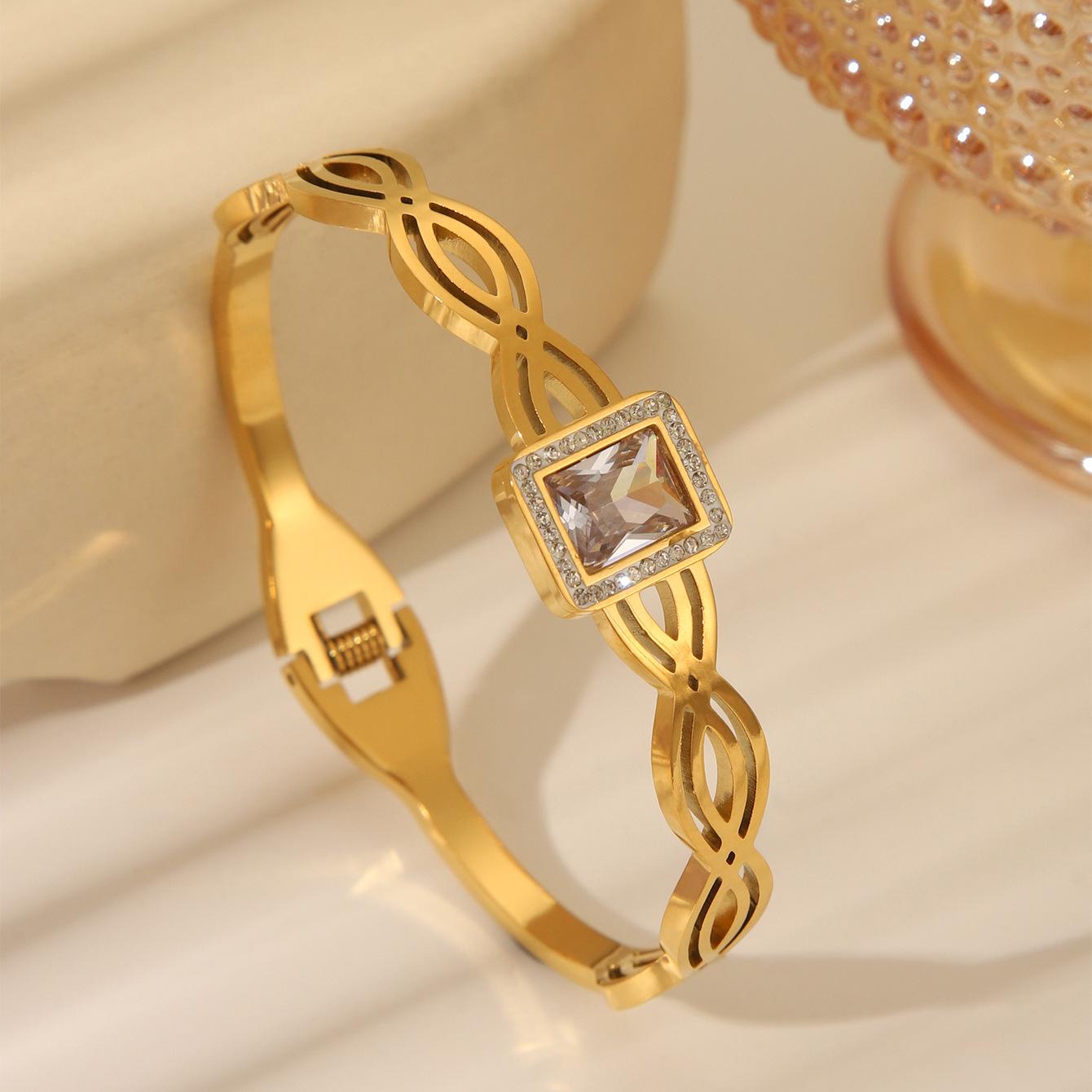 

Gold-Plated Zircon Geometric Irregular Bracelet: Elegant, Fashionable Hand Jewelry 18K Gold