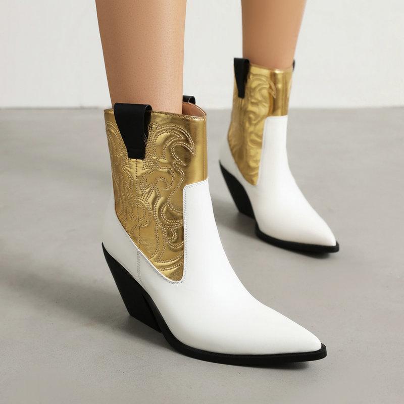 

New Fashion Pointed Embroidered Thick Heel Ultra High Heel Short Boots