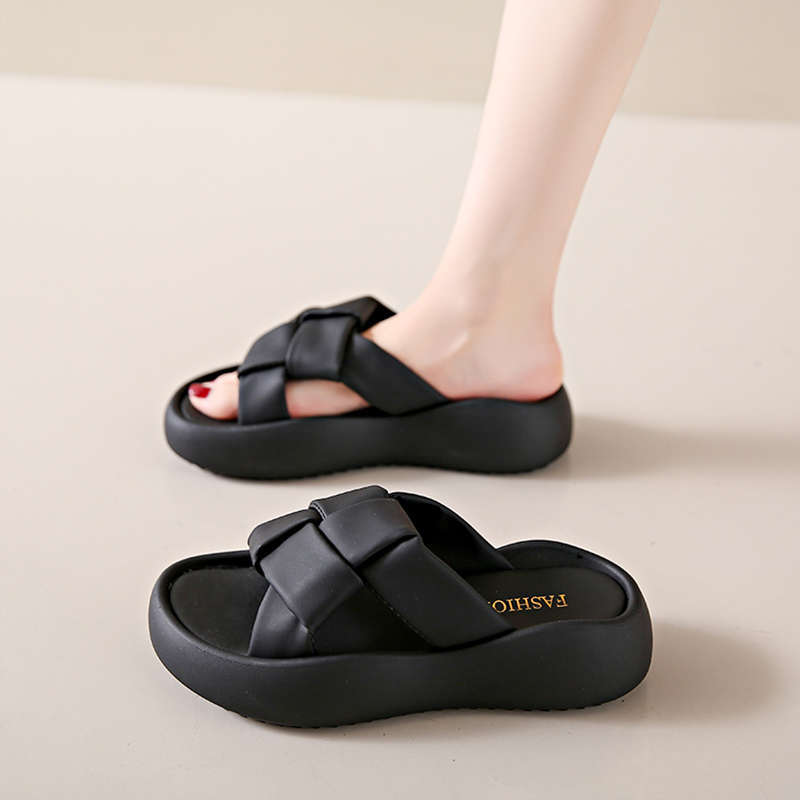 Platform French beach sandals one-word slippers women's wear 2025 summer new casual high-end slippers women