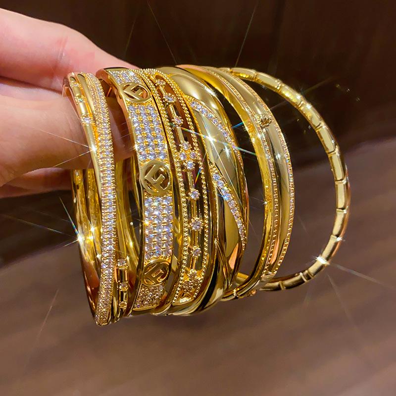 18K Gold Plated Zircon Twill Bangle: Exquisite, Versatile Luxury Bracelet for Women