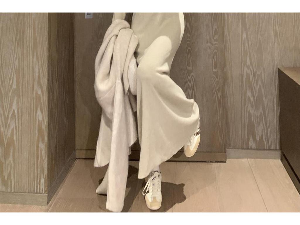 Women's French Style High-Neck Slim-Fit Dress: Mid-Length Hip-Wrap Skirt Design