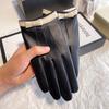 Genuine Leather Gloves Women Warmth Driving Bicycle Sheepskin Touch Screen Windproof Superior Qualit Wind Resistance Mittens