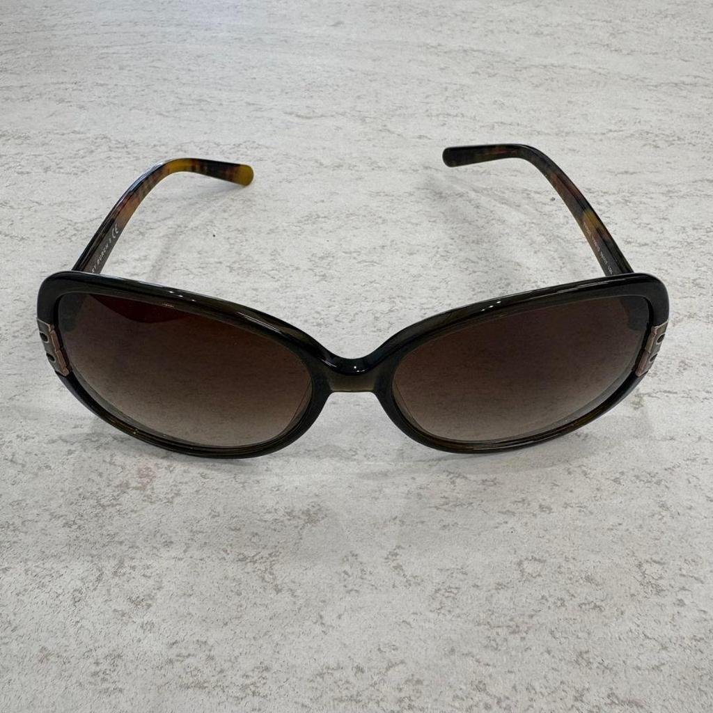 Used Beautiful itemTORY BURCH Tory Burch sunglasses with case