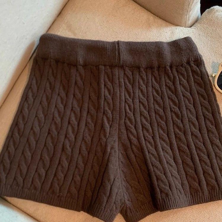 Korean Style Sweet Spicy Cable Knit Wide-Leg Elastic Waist Shorts for Women - Slimming & Casual, Early Autumn 2025.