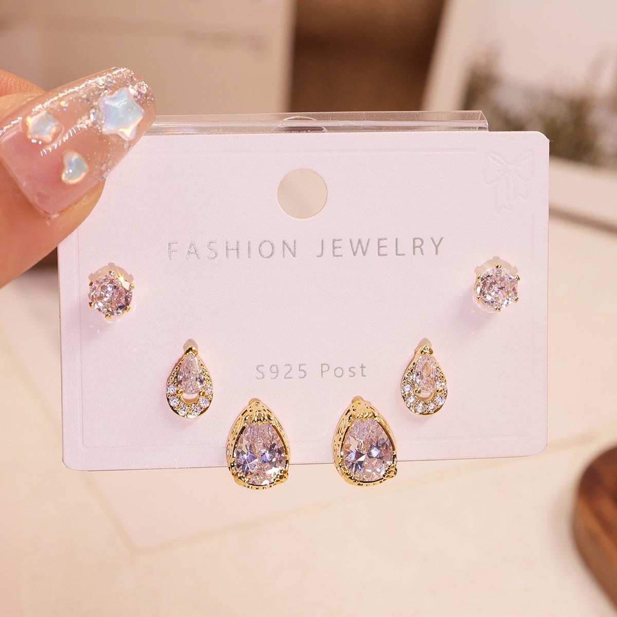 

Серебряные серьги-пусеты в виде капли воды для женщин - Серебро S925, Высококлассный горячий стиль, Нишевые украшения для ушей