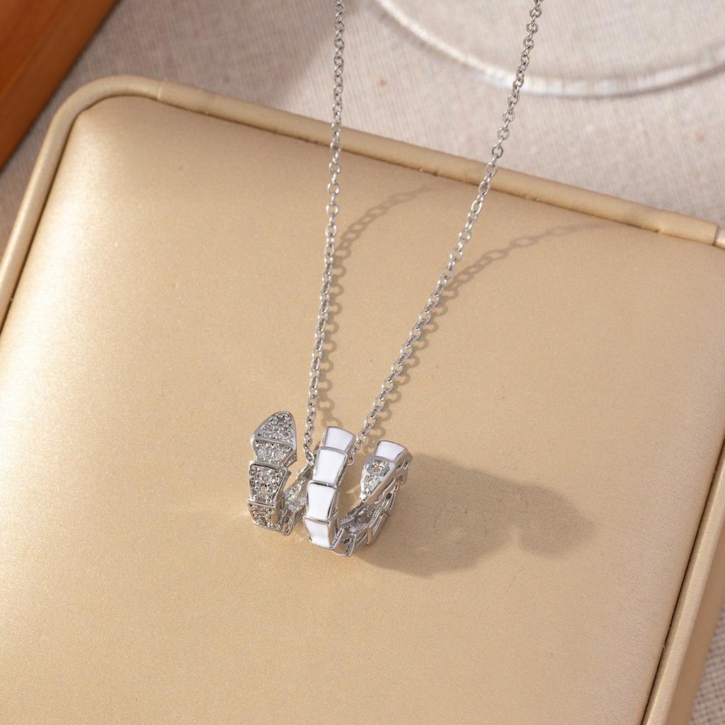 Micro Paved Titanium Steel Cross Pendant Necklace For Women Stylish Versatile Delicate Collarbone Chain